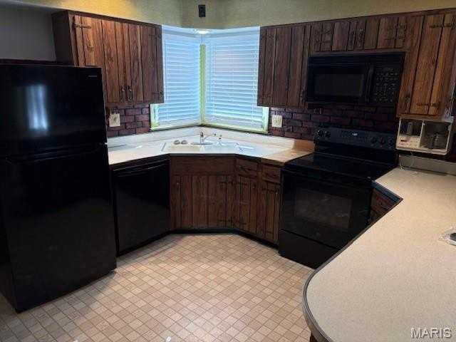 418 N Service Rd - Photo 5 of 18