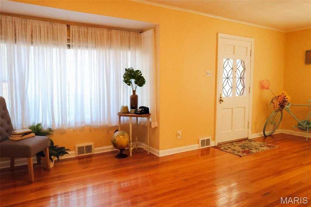 2627 Louis Ave - Photo 2 of 16