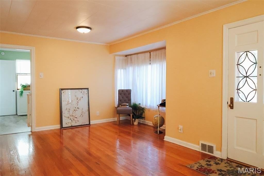 2627 Louis Ave - Photo 3 of 16