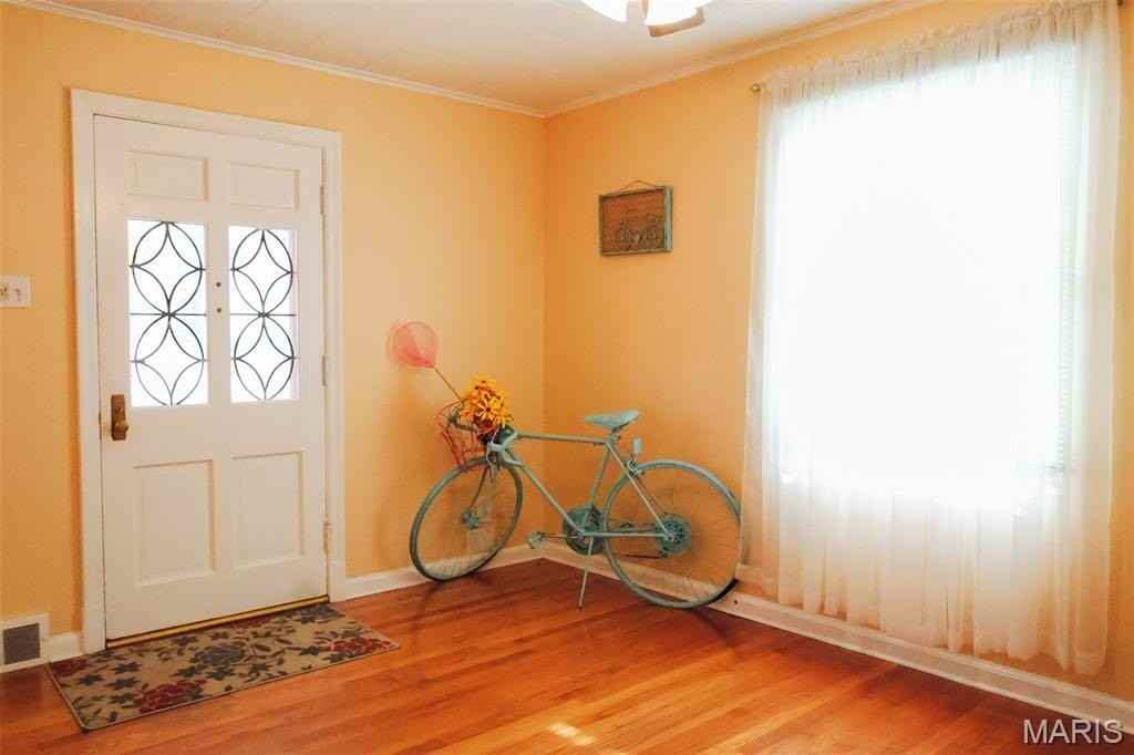 2627 Louis Ave - Photo 4 of 16