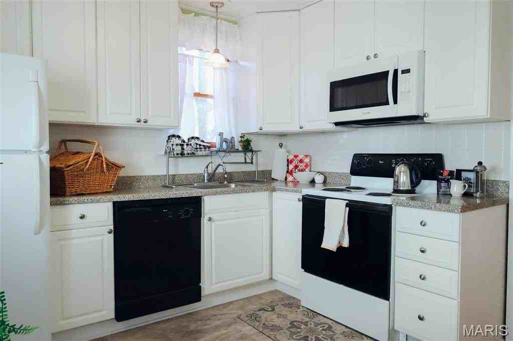 2627 Louis Ave - Photo 5 of 16