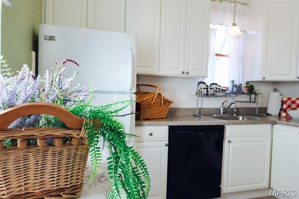 2627 Louis Ave - Photo 6 of 16