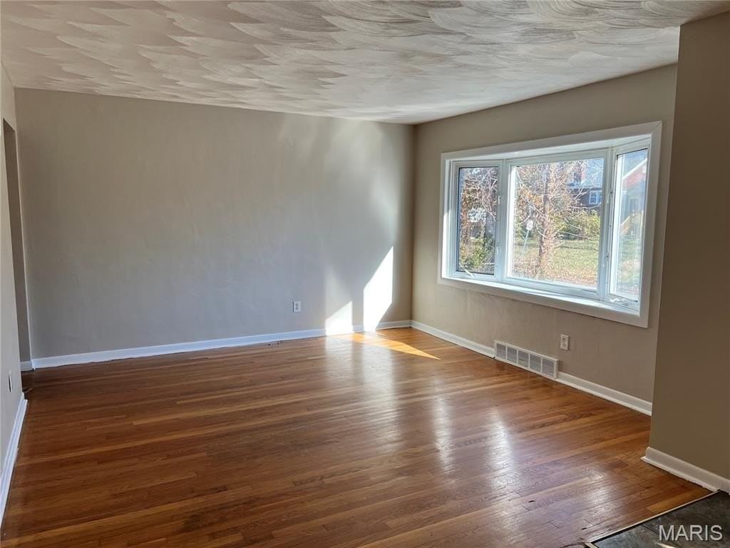 8527 Dianthus Ln - Photo 3 of 15