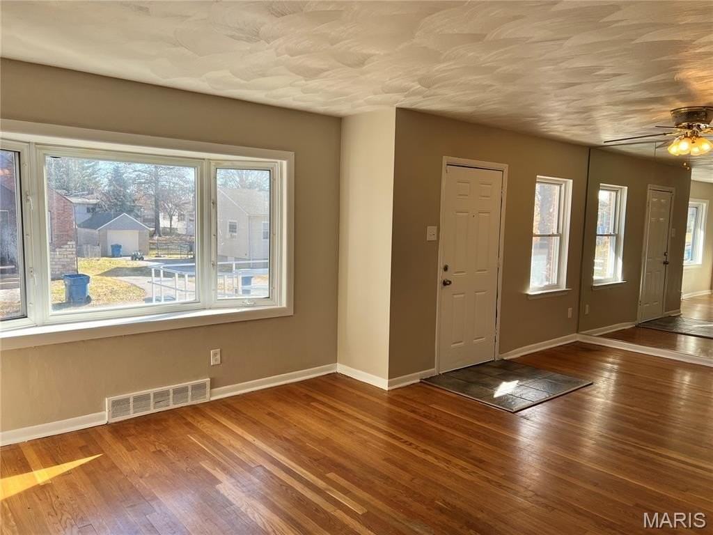 8527 Dianthus Ln - Photo 7 of 15