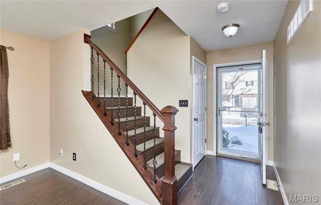 274 Tyndale Dr - Photo 4 of 31