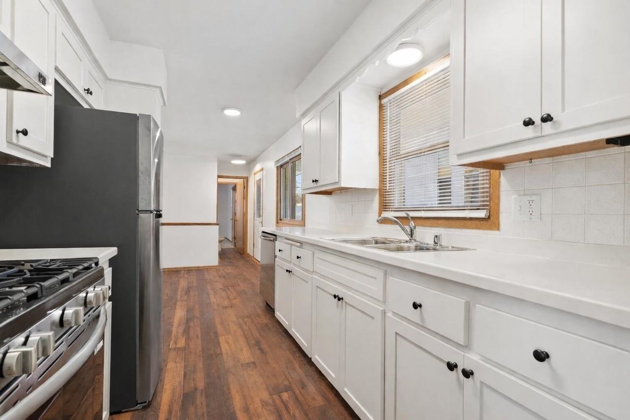 2450 S 95th St - Photo 5 of 25