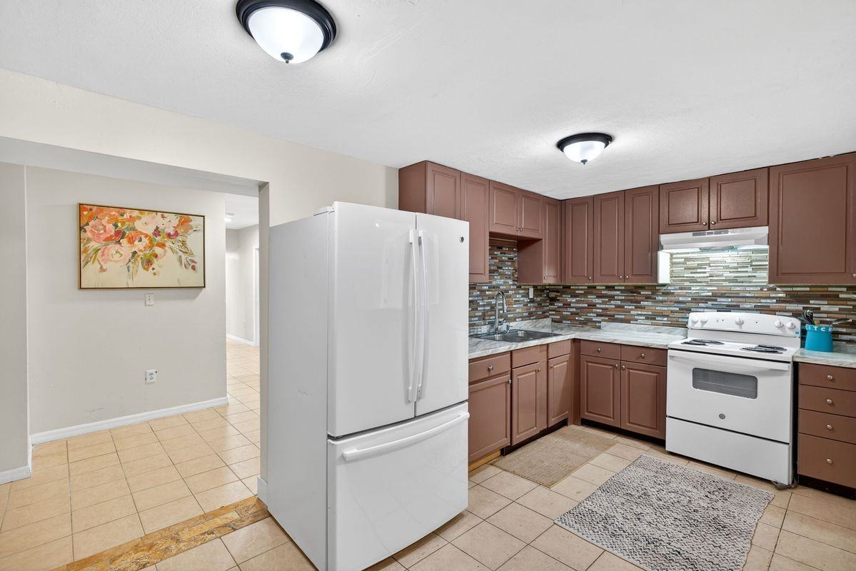 1778 Aquarius Ct - Photo 3 of 12