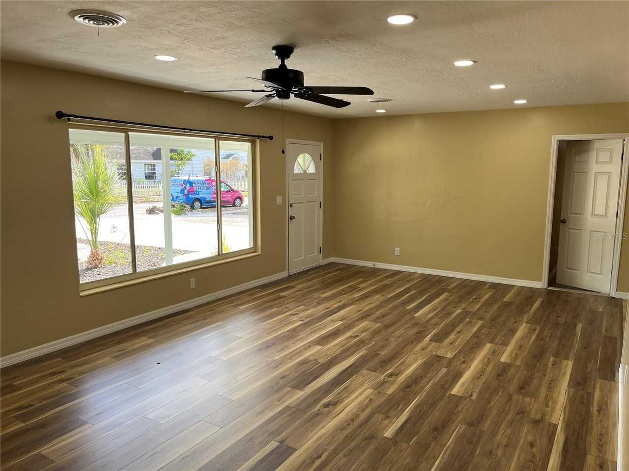 5412 Harbor Rd - Photo 3 of 20