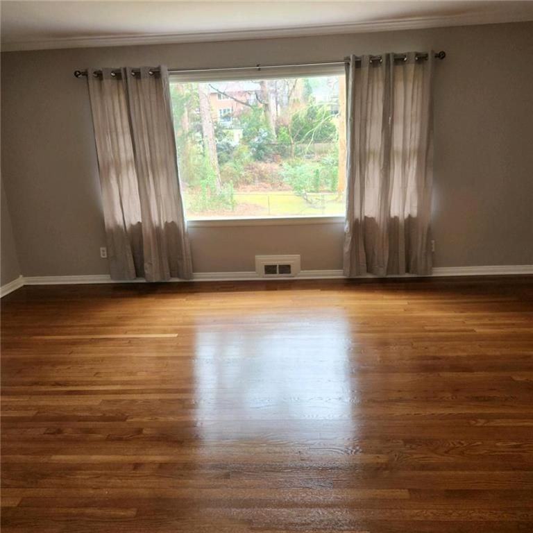 1049 Ormewood Ave Se - Photo 3 of 29