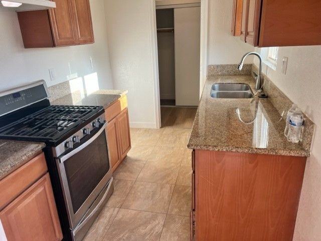 11912 Fidel Ave - Photo 4 of 12