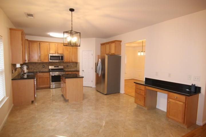 700 Moonlight Way - Photo 3 of 35