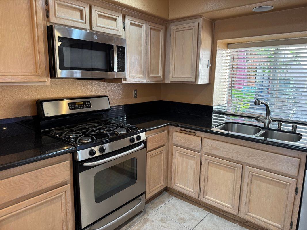 13 Channel Island St - Photo 6 of 8