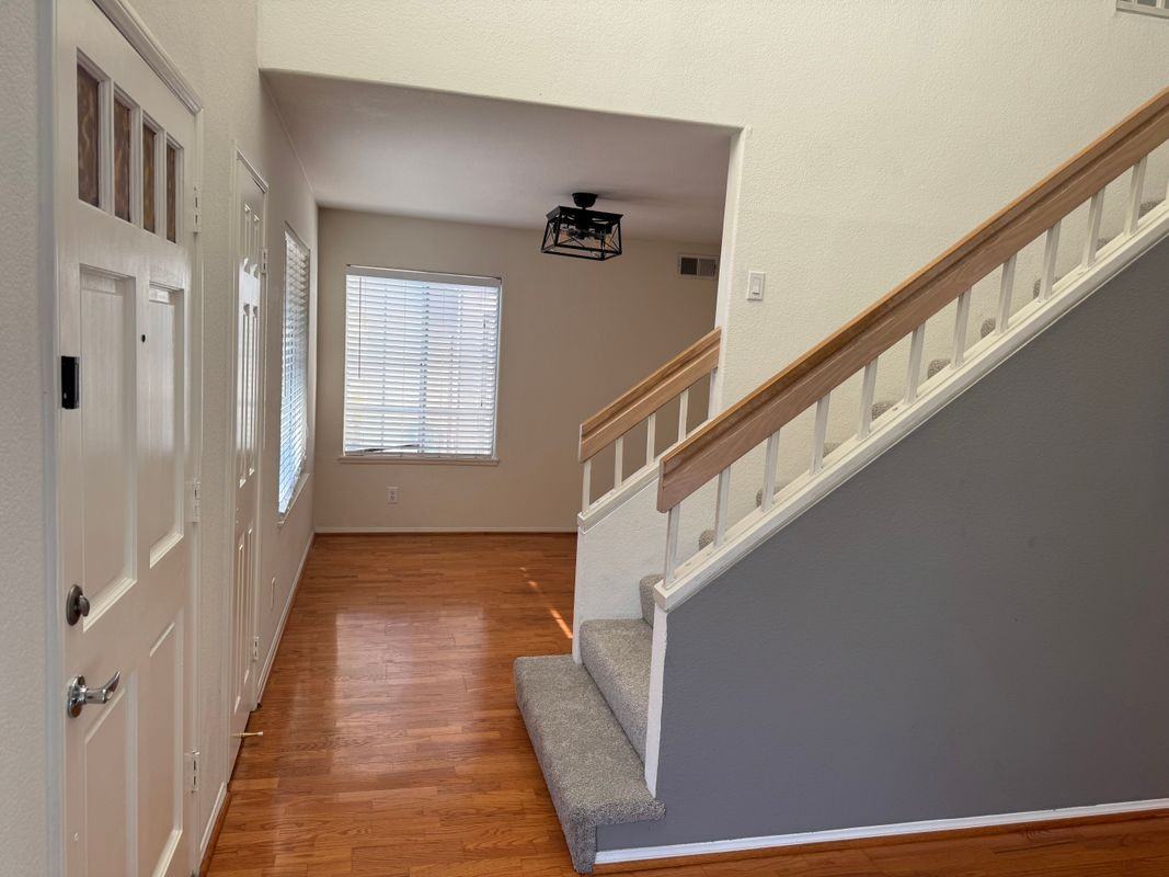 13 Channel Island St - Photo 7 of 8