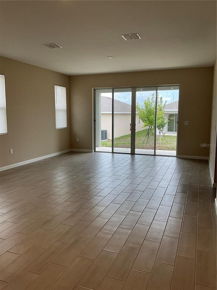 807 Ballantyne Dr - Photo 2 of 21