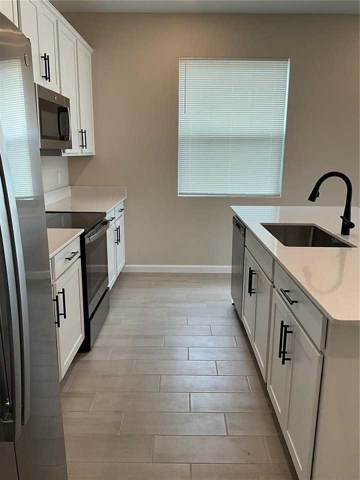 807 Ballantyne Dr - Photo 5 of 21