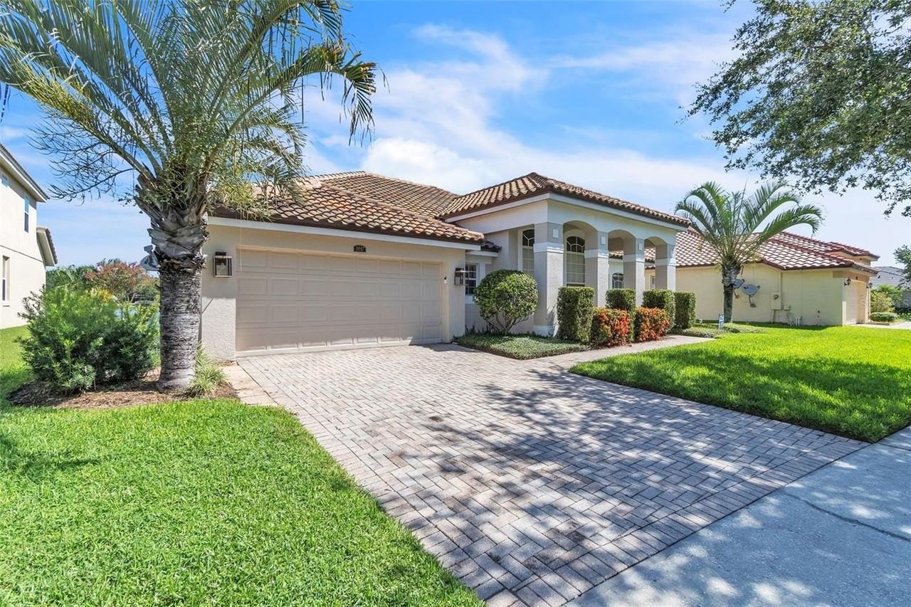 9957 Oak Quarry Dr - Photo 3 of 43