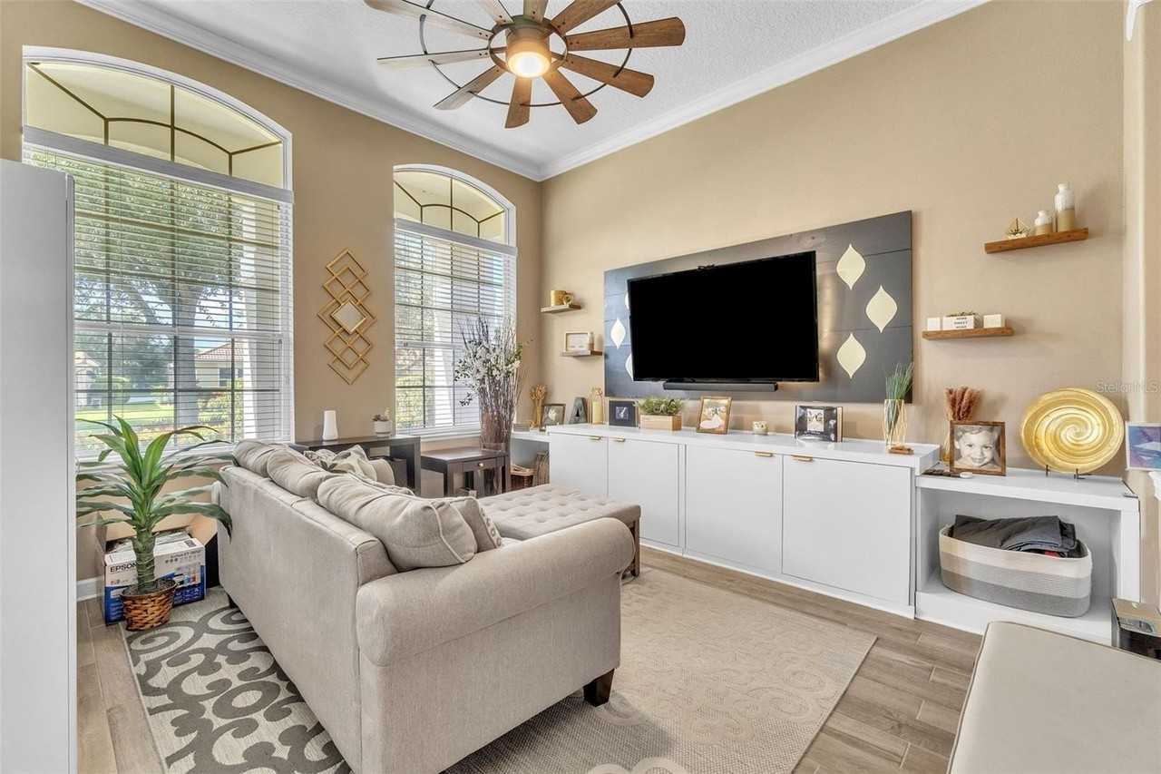 9957 Oak Quarry Dr - Photo 4 of 43