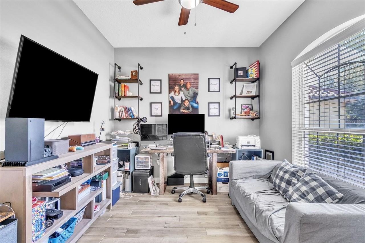 9957 Oak Quarry Dr - Photo 7 of 43