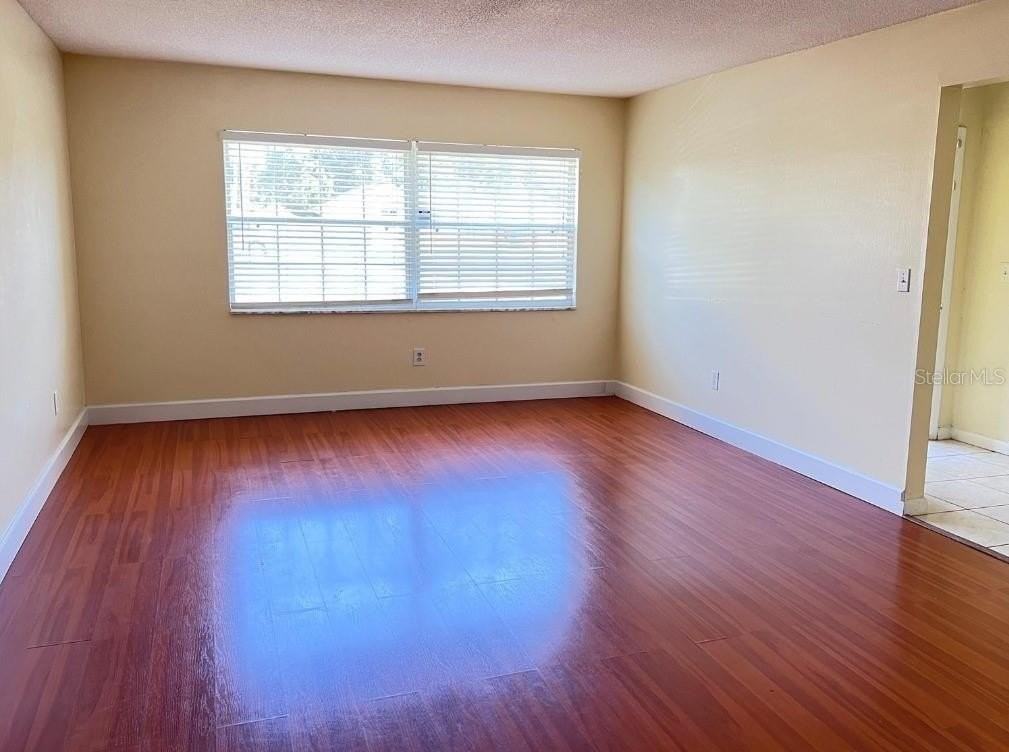 658 Cortez Cir - Photo 4 of 6