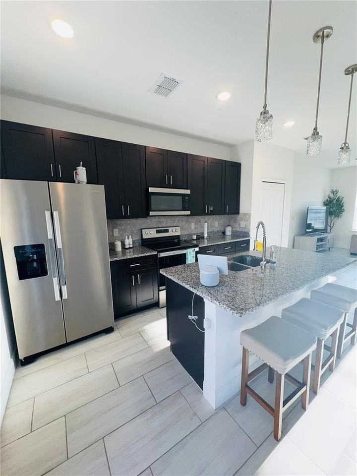 232 Genoa Ct - Photo 4 of 43