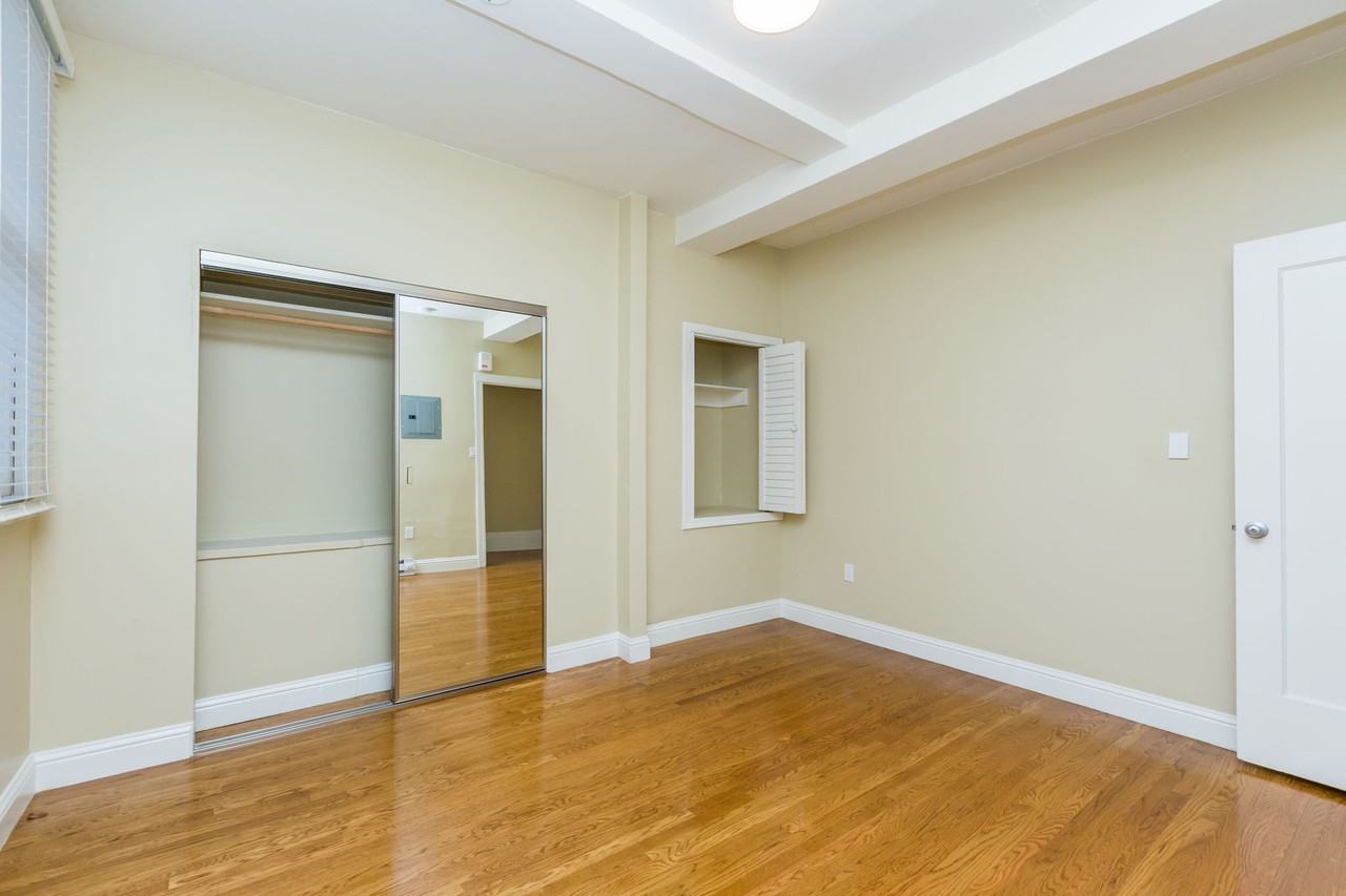 721 Geary - Photo 4 of 18