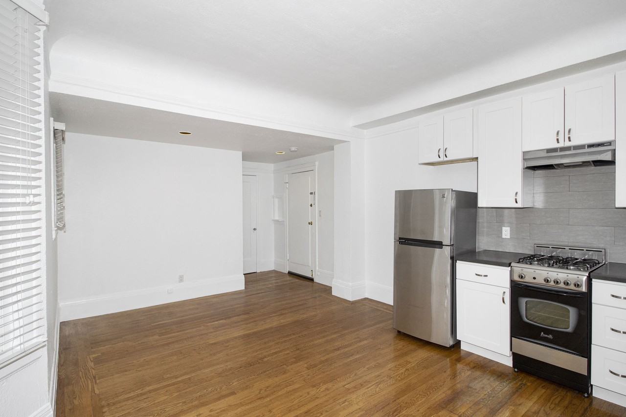 721 Geary - Photo 2 of 23