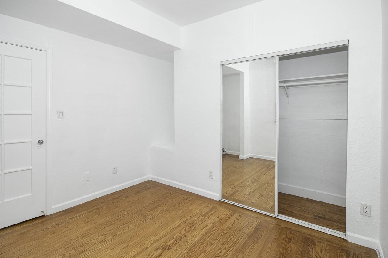 721 Geary - Photo 4 of 23