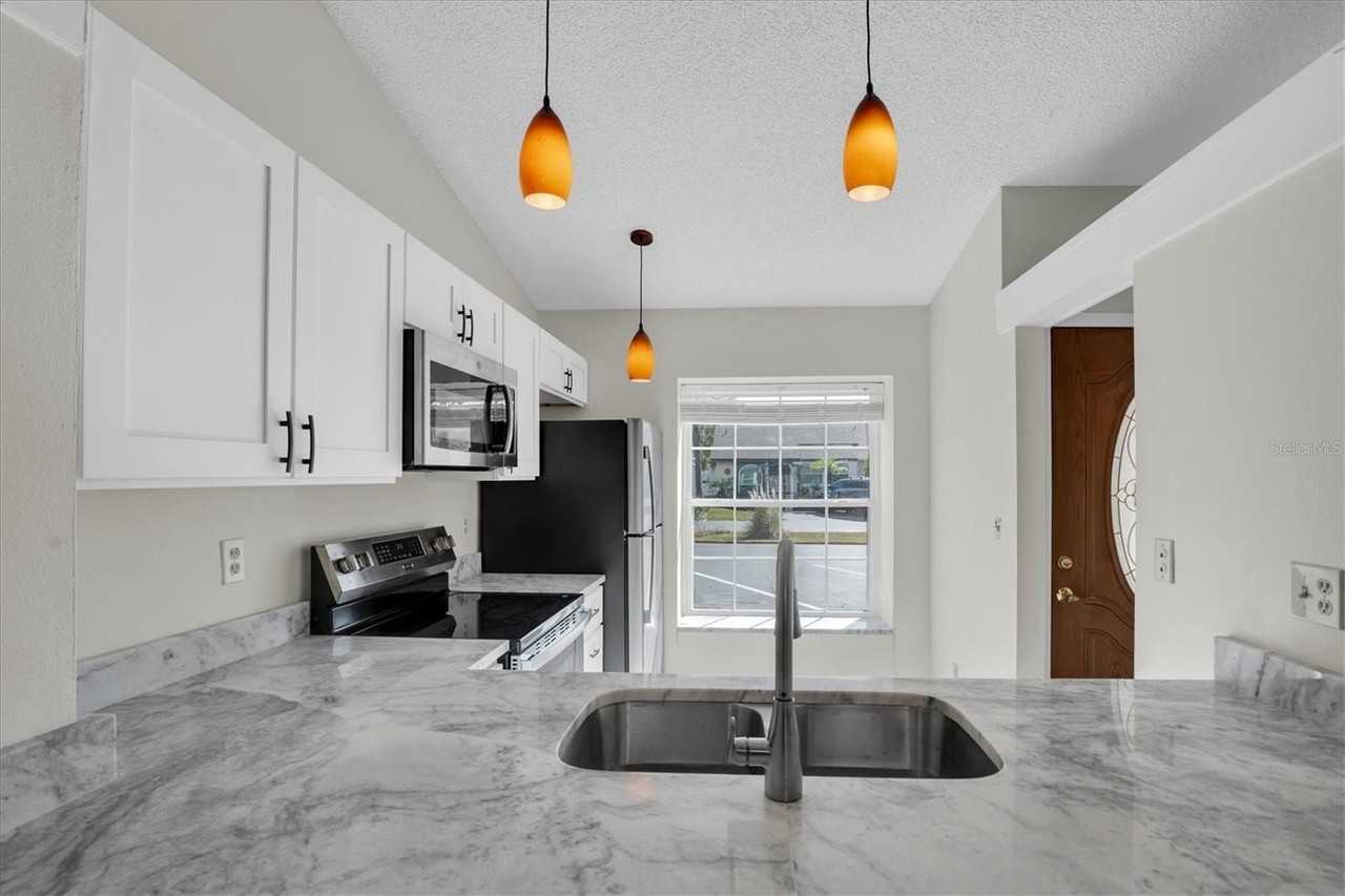 3865 El Camino Ct - Photo 3 of 37