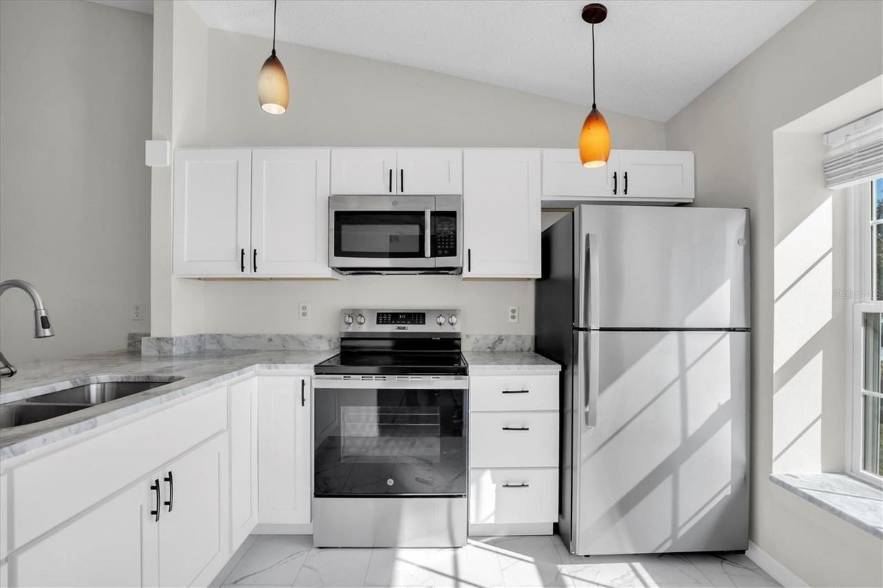 3865 El Camino Ct - Photo 5 of 37