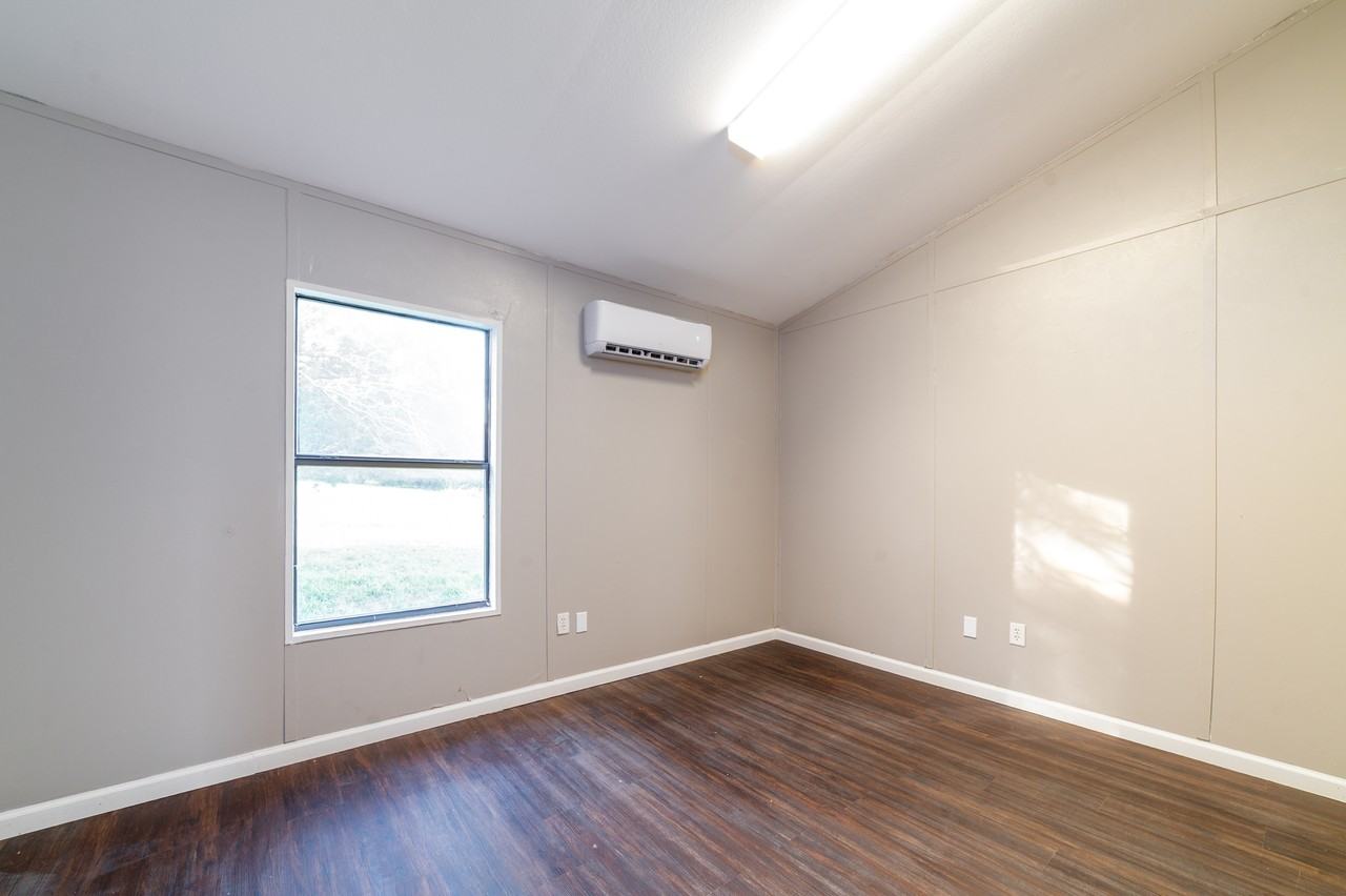 1710 Private Road 4352 - B #B - Photo 3 of 8