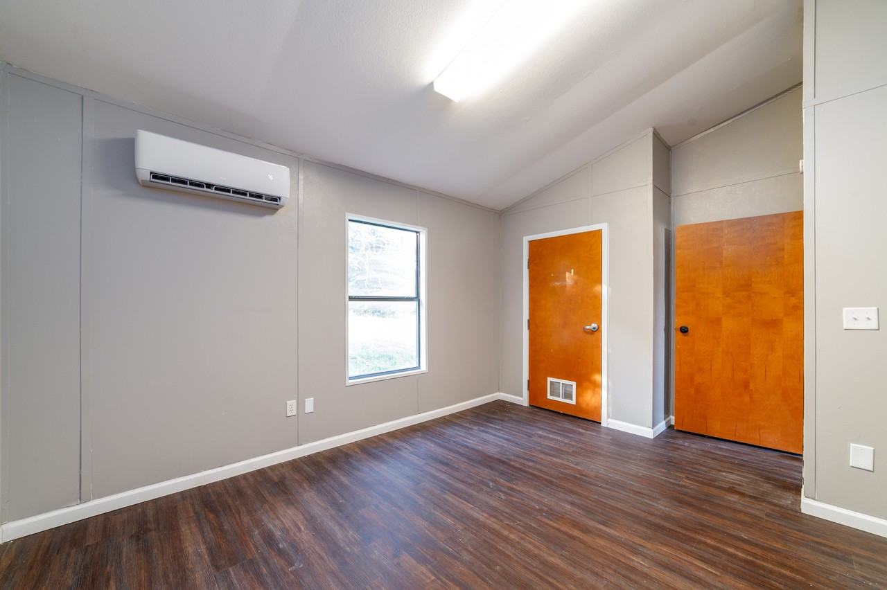 1710 Private Road 4352 - B #B - Photo 4 of 8