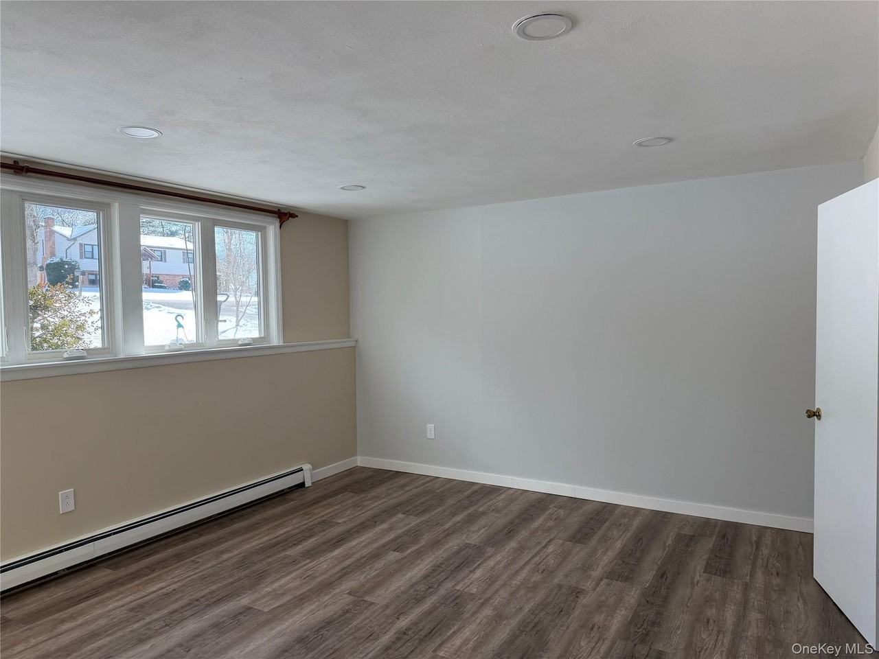 125 Longdale Rd - Photo 6 of 7