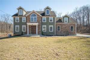 featured image of 56 Benjamin Meadow Rd