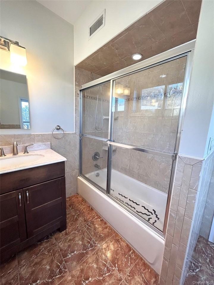 32 Main St Unit 3 #3 - Photo 3 of 6