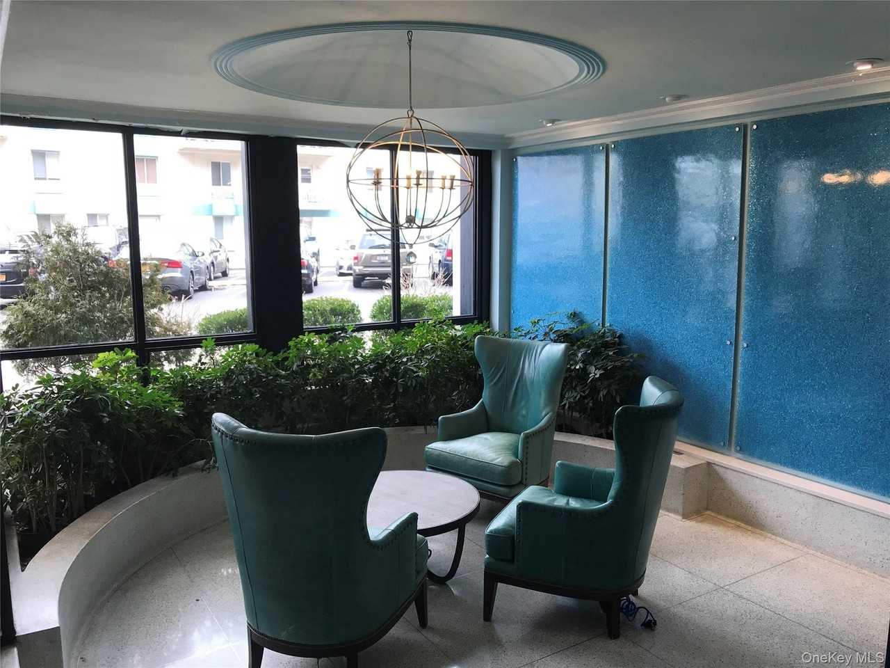 25 Franklin Blvd Apt 4p #4P - Photo 3 of 15