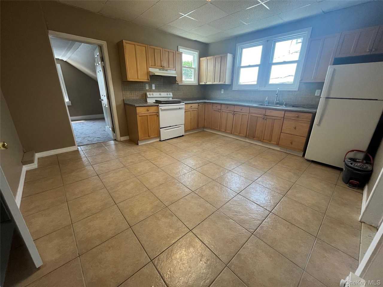 3 Baldwin Pl Unit 3 #3 - Photo 2 of 9