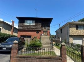 featured image of 8 Bainbridge St