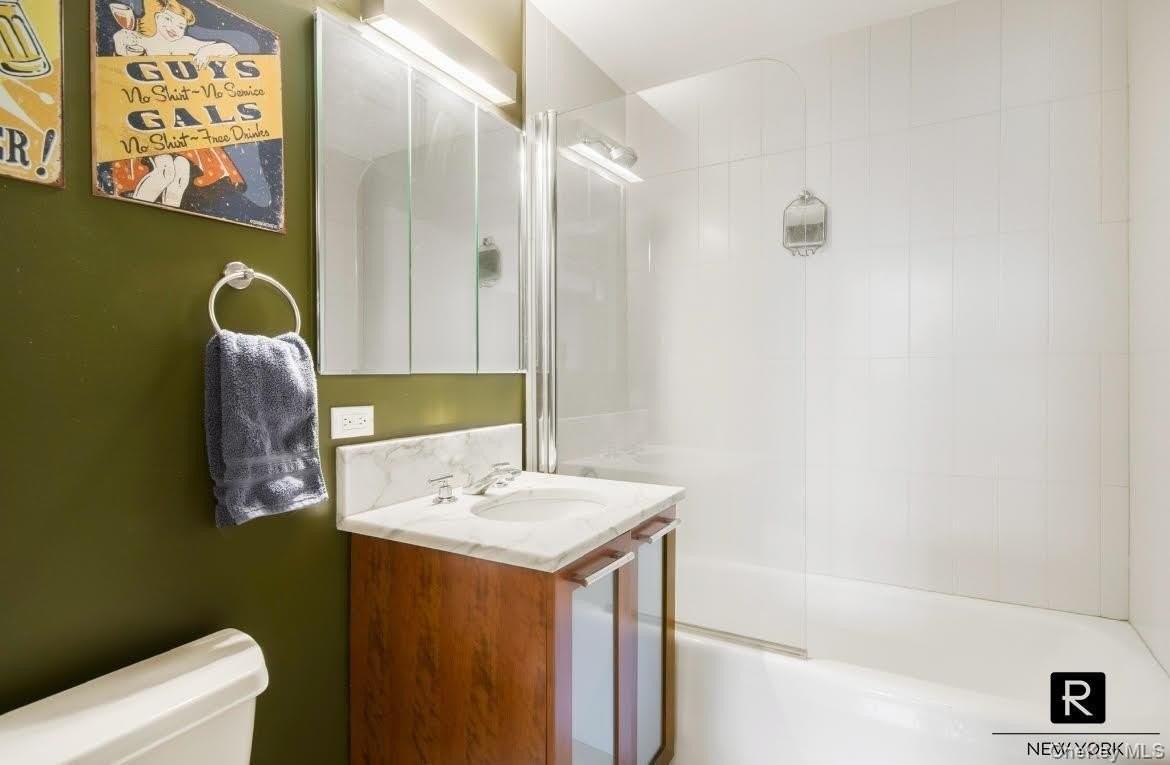 121 E 23rd St Apt 16d #16D - Photo 6 of 9