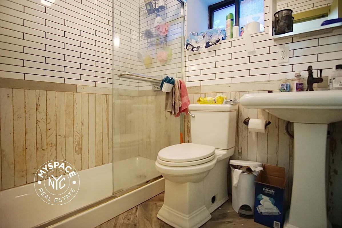 129 Putnam Ave #bsmt - Photo 5 of 6