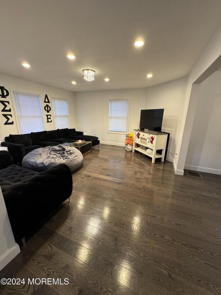 215 Cedar St - Photo 2 of 13