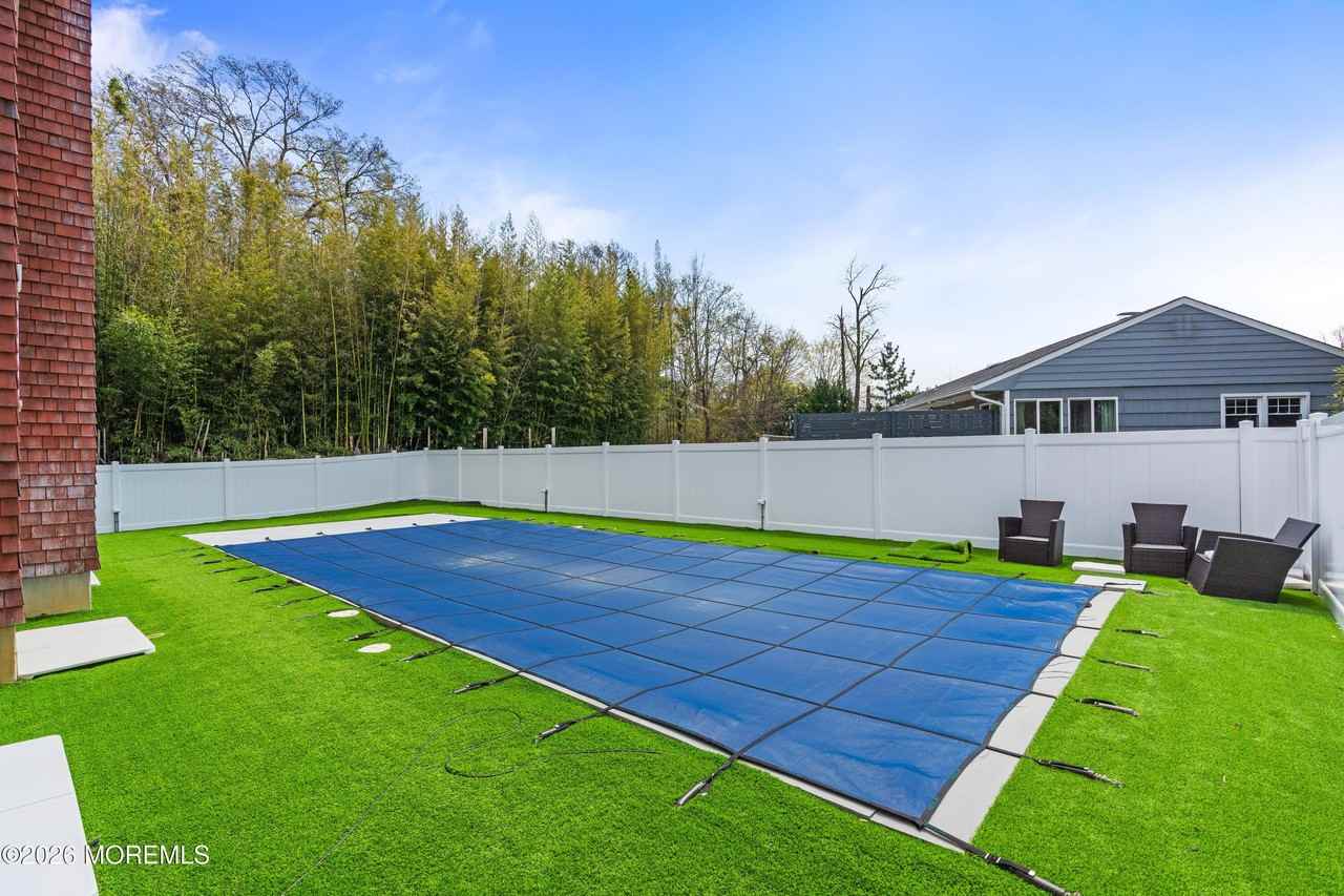 558 Cedar Ave - Photo 2 of 50