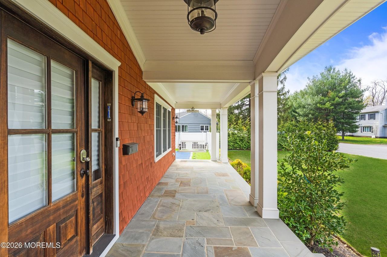 558 Cedar Ave - Photo 7 of 50