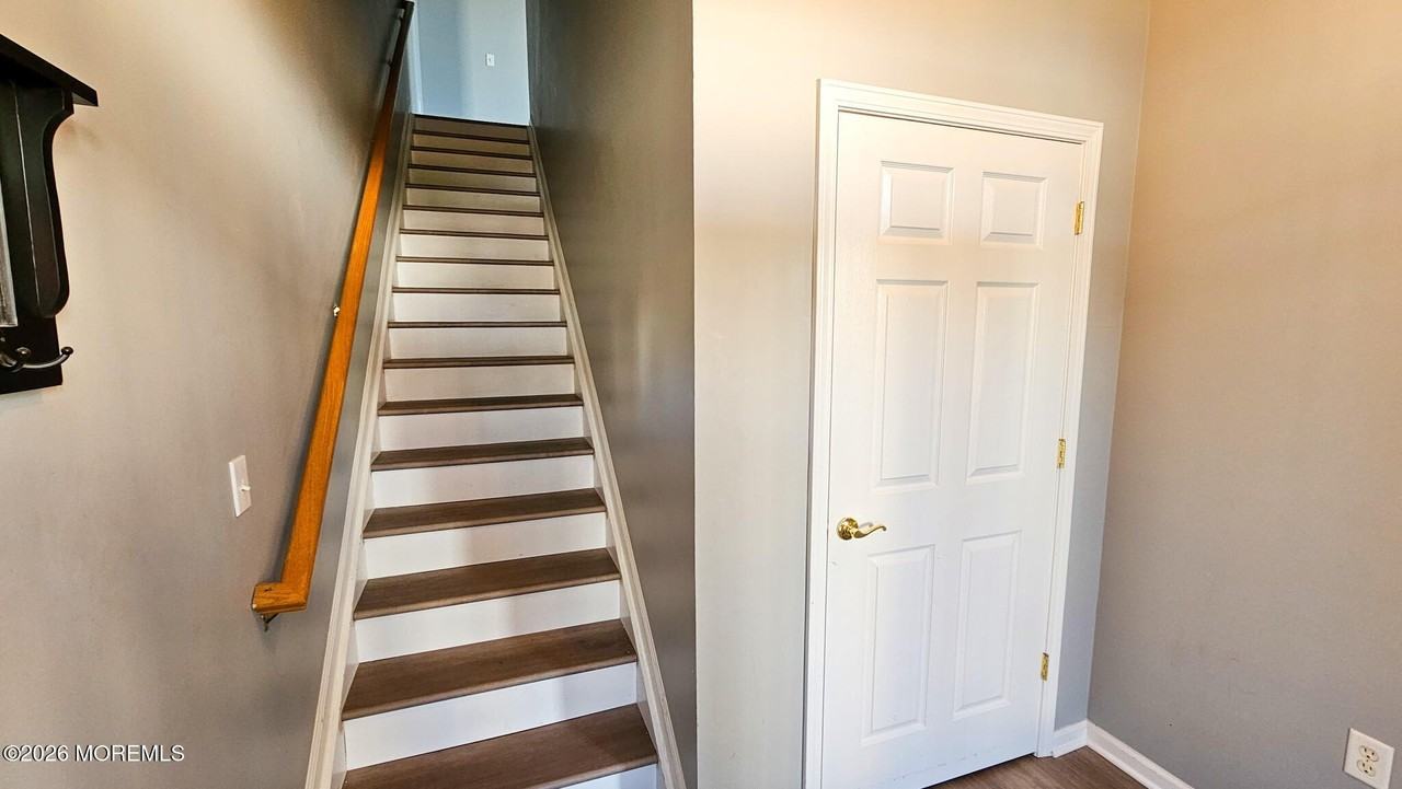 51 Farrah Dr Unit 1611 #1611 - Photo 3 of 33