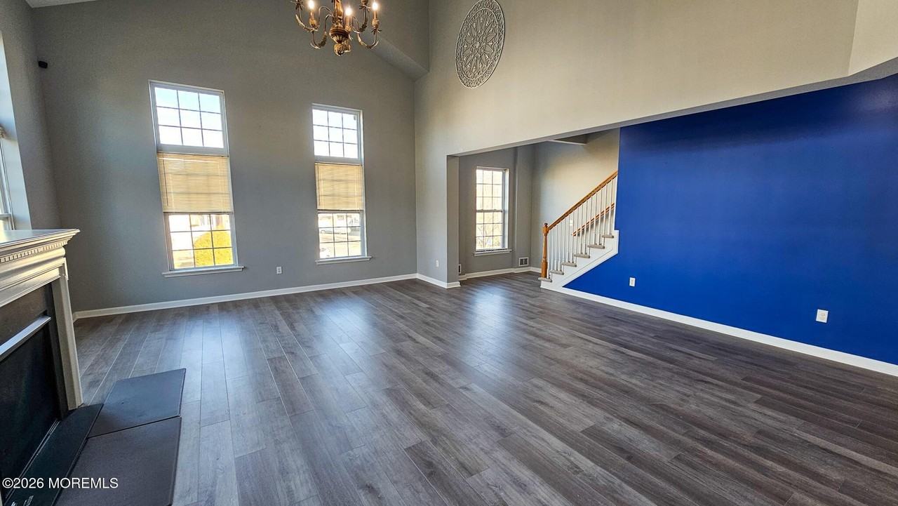 51 Farrah Dr Unit 1611 #1611 - Photo 5 of 33