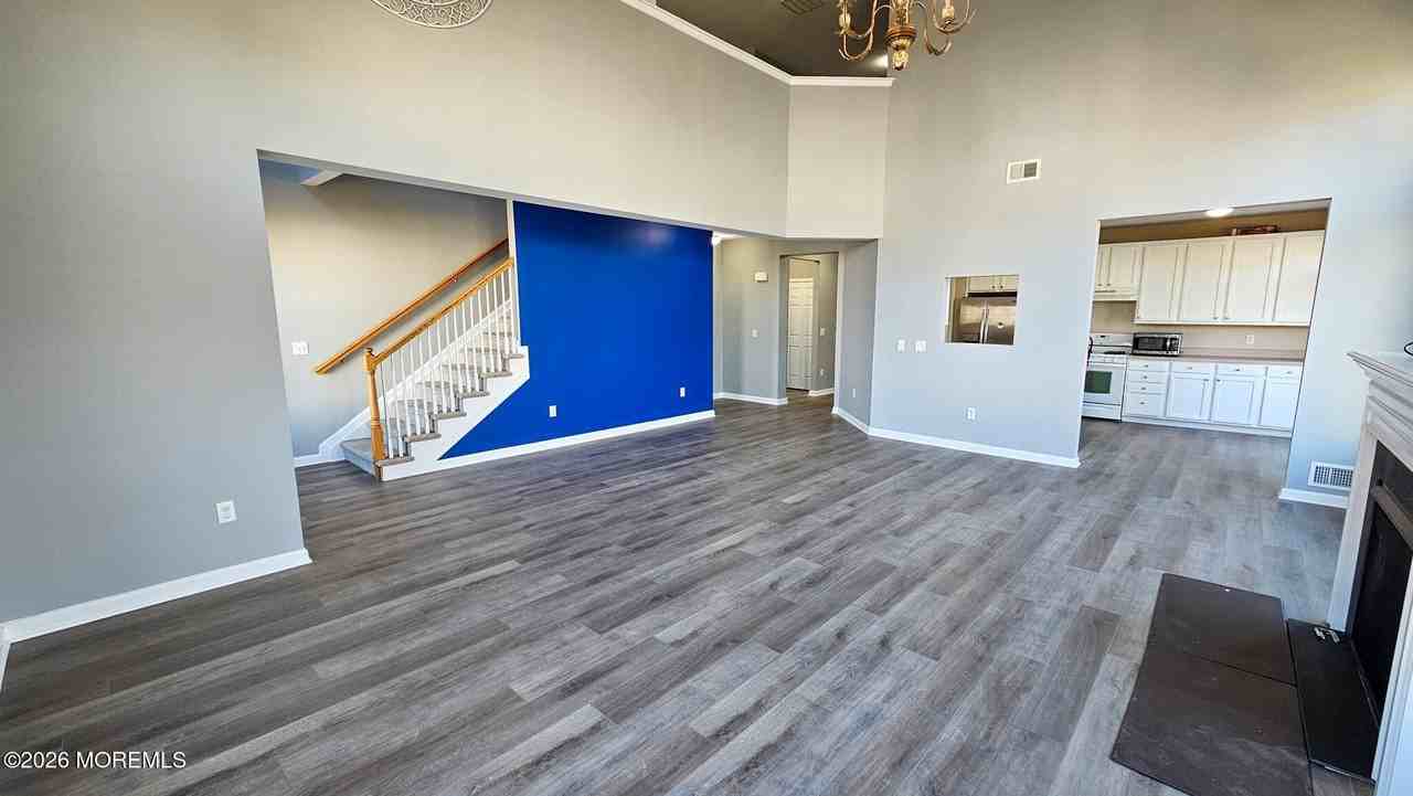 51 Farrah Dr Unit 1611 #1611 - Photo 6 of 33