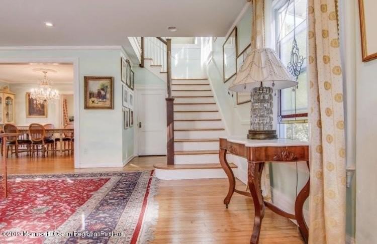 102 Lake Dr - Photo 4 of 14