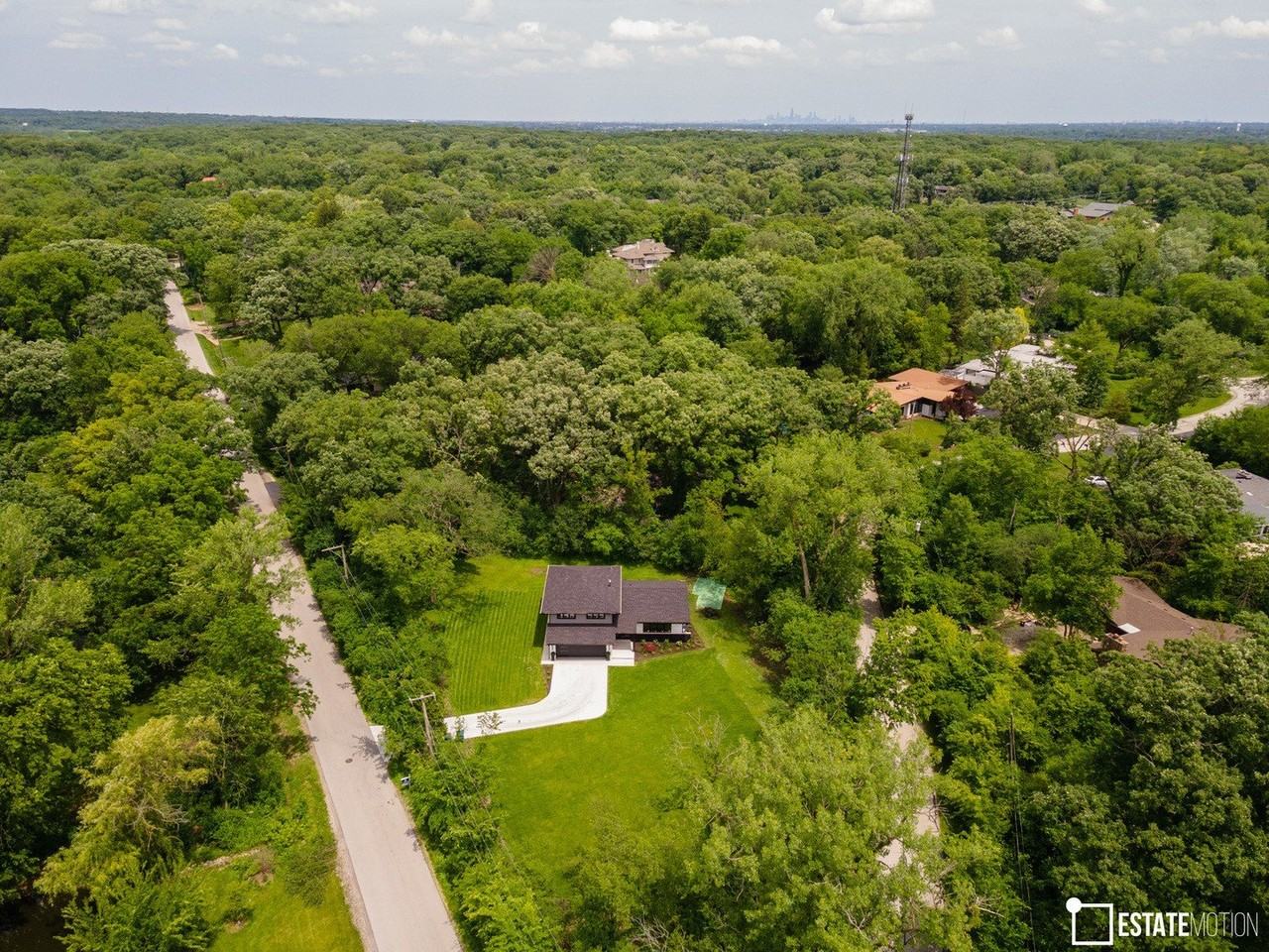 12407 S 91st Ave - Photo 5 of 50