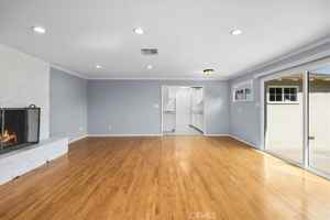 featured image of 2228 Warfield Ave