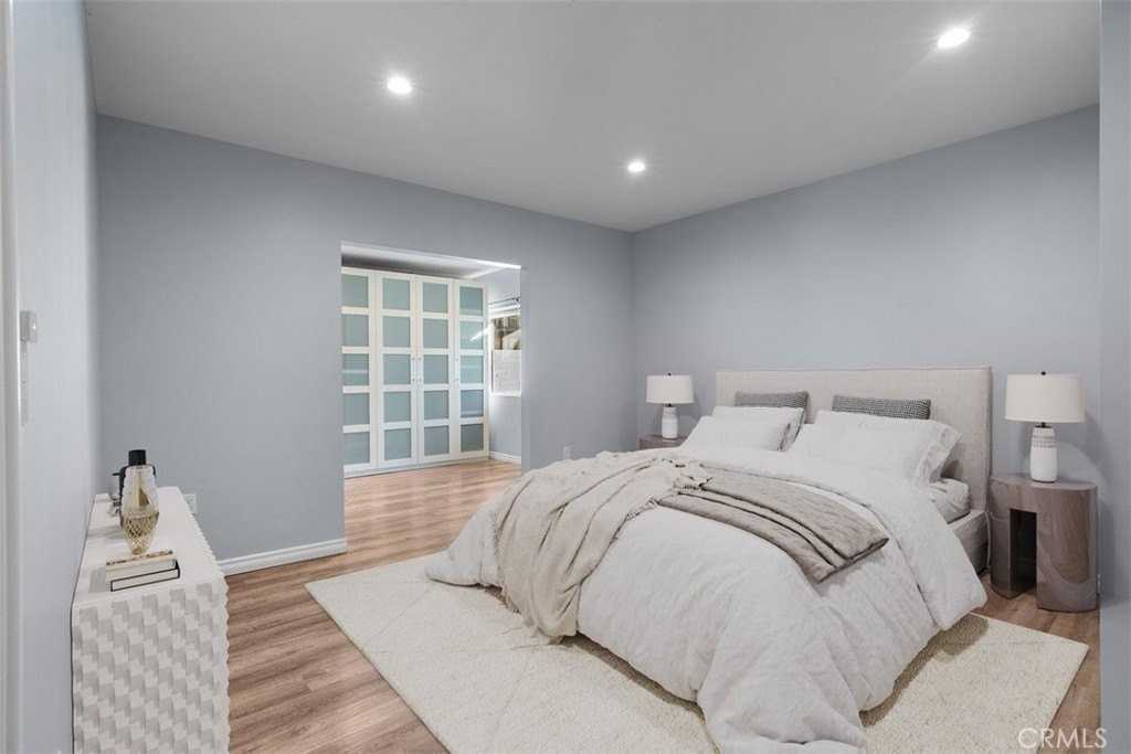 24446 Martha St - Photo 7 of 22