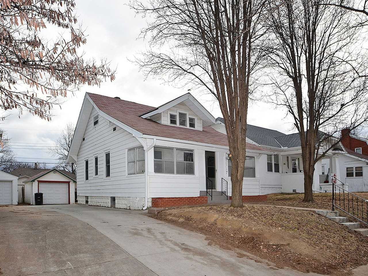 2517 N 49th St - Photo 2 of 29